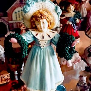 Hollies for you-Maude Maud Humphrey Bogart Figurine
by HAMILTON COLLECTION